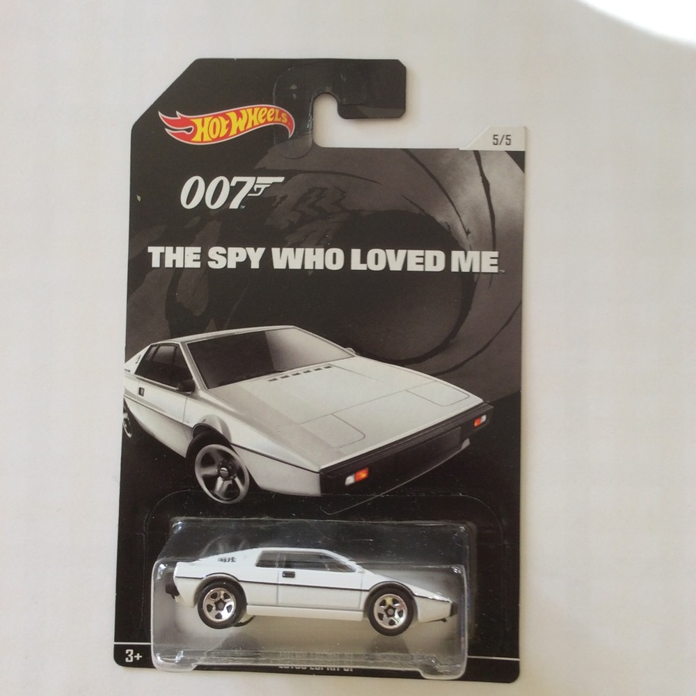 Hot Wheels 1963 #5 James Bond 007 Spy Who Loved Me